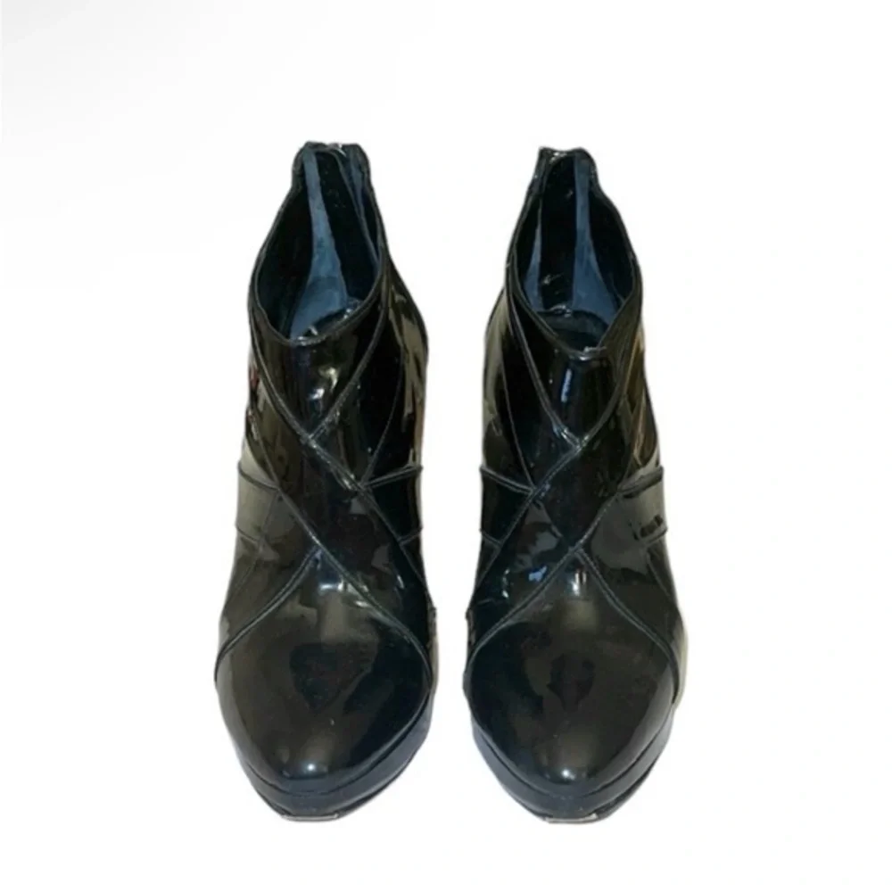 Burberry Lady GaGa 2007 Black Patent Platform Ankle Boots Booties Size 8‎